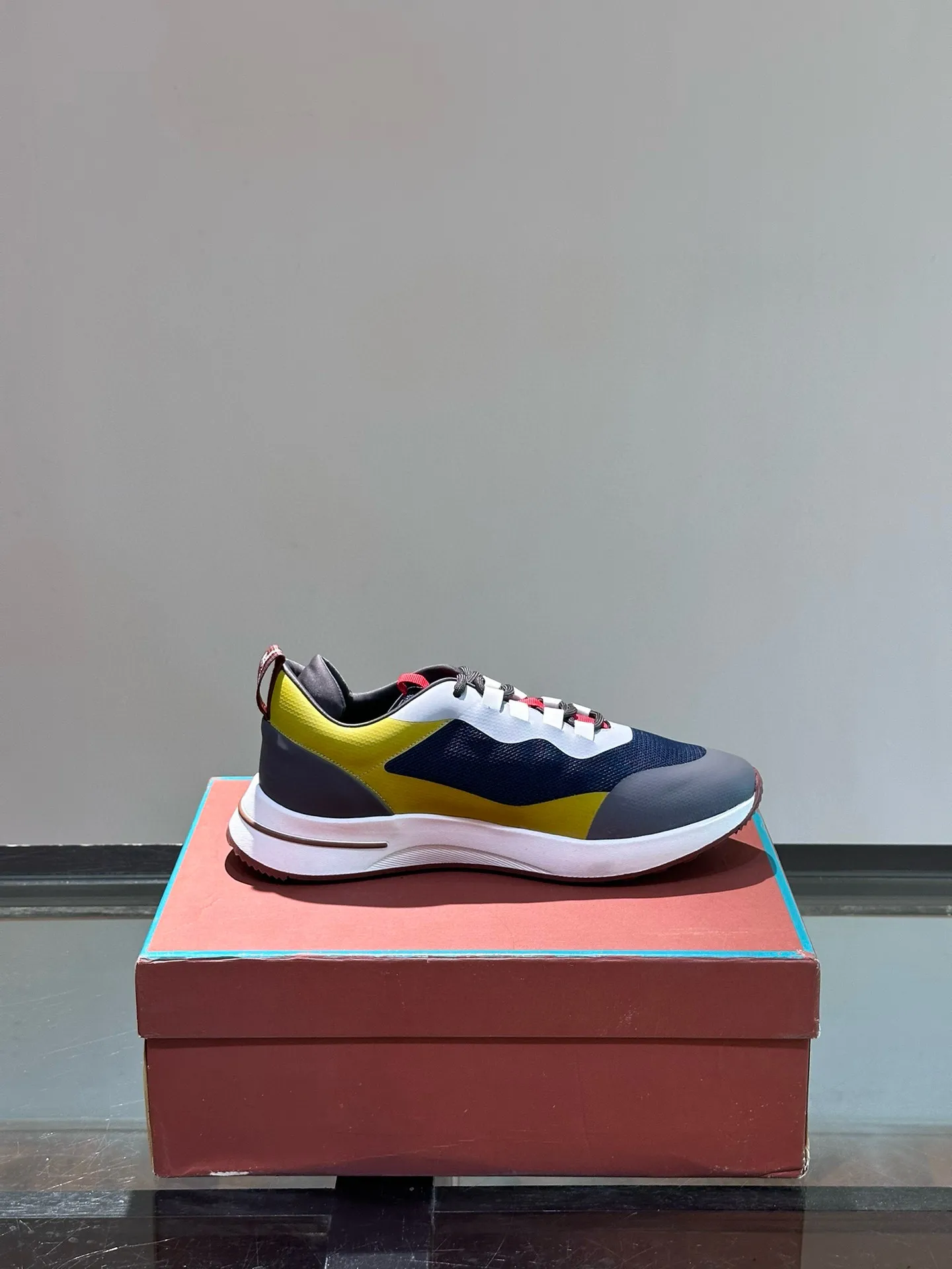 Factory price: 540💰Loro men's shoes💰iana niche Loro classic jogging shoes, men's lace-up casual shoes and sneakers, high-quality lightweight and comfortable fabrics, suitable for outdoor leisure, the color scheme is young and energetic, and it looks great with sportswear or casual suits! Size: 39-45 (38, 46 customized)